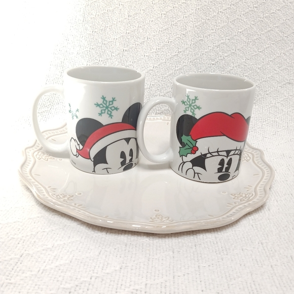 NWOT Disney Mickey and Minnie Mouse Ceramic Christmas Mug Set - Picture 3 of 6